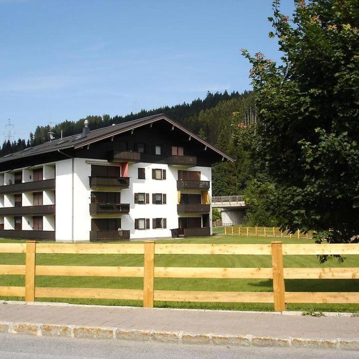 Living Appartement Flachau Kültér fotó